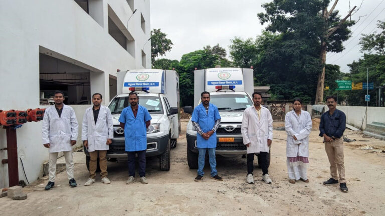 जिले में मोबाईल वेटनरी यूनिट सेवा शुरू, लाखों पशुपालक होंगे लाभान्वित