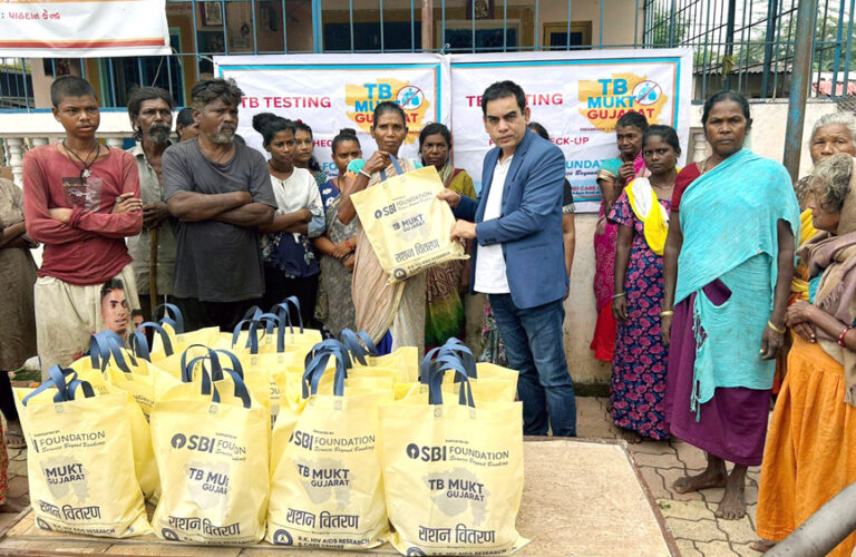 आरके एचआईवी एड्स रिसर्च एंड केयर सेंटर द्वारा पीएम मोदी के जन्मदिन पर गुजरात में टीबी कैम्प का आयोजन