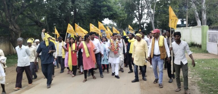 विकासात्मक विधानसभा क्षेत्र ! : क्षेत्र के ग्रामीणों के विभिन्न मुद्दों को लेकर गोंगपा का एक दिवसीय धरना प्रदर्शन व प्रशासन को ज्ञापन।