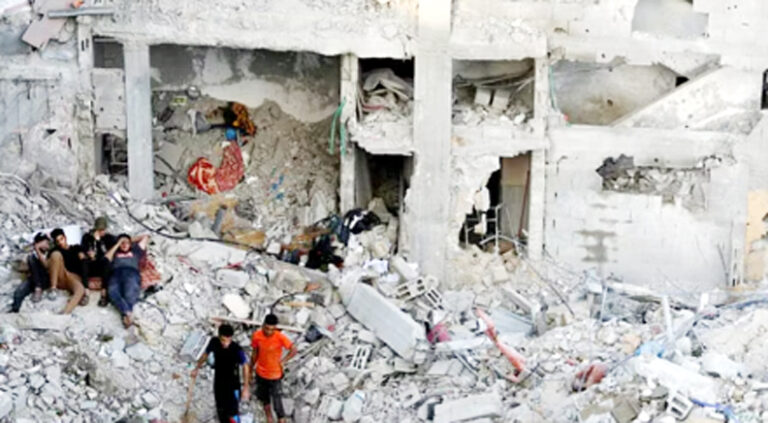 गाजा के अस्पताल के बाद अब चर्च पर हमला, कई की मौत; हमास ने फिर इस्राइल को ठहराया जिम्मेदार