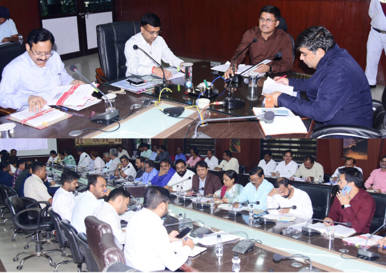 मतगणना का कार्य अधिकारी-कर्मचारी आयोग के निर्देशों के अनुरूप करें – कलेक्टर