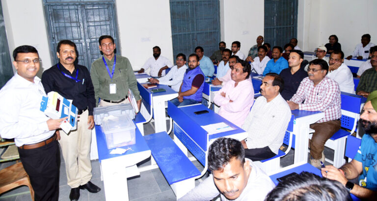 मतगणना कार्य में लगे अधिकारी-कर्मचारियों को मिला प्रशिक्षण