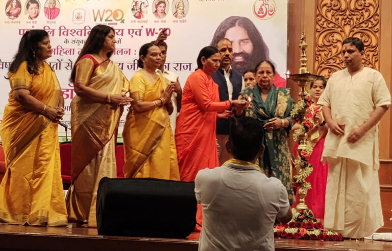 महिला पतंजलि योग समिति मुंबई द्वारा आयोजित महिला सशक्तिकरण महासम्मेलन संपन्न