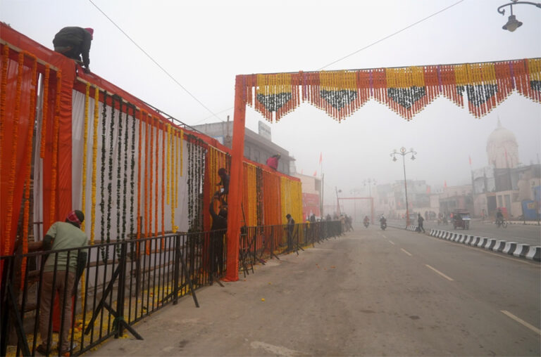 मोदी के दौरे से पहले, फूलों से सजी राम नगरी, जोरों-शोरों से हो रही तैयारियां