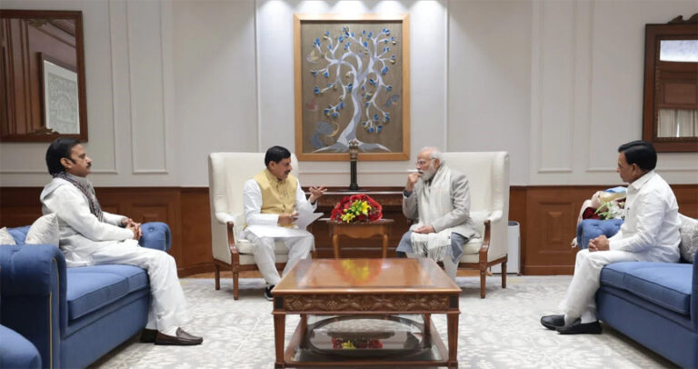 सीएम मोहन ने दिल्ली में पीएम मोदी-शाह और सिंधिया से की मुलाकात, मंत्रिमंडल विस्तार की अटकलें तेज