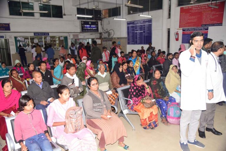 सिम्स में मरीजों के पंजीयन के लिए शुरू हुई टोकन व्यवस्था