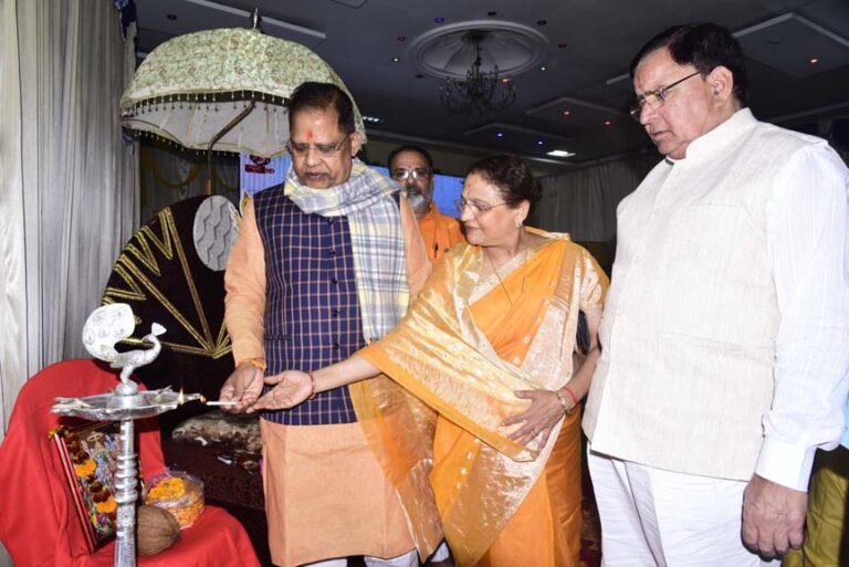 अयोध्या में श्री रामलला के प्राण प्रतिष्ठा के विलक्षण पल के गवाह बने हजारों लोग