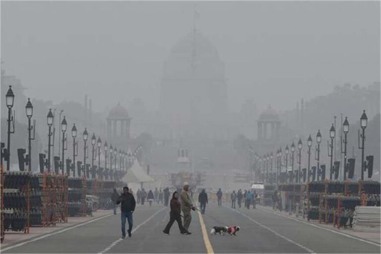 दिल्ली-एनसीआर में फिर बिगड़ी वायु गुणवत्ता… AQI 400 के पार, GRAP-III के प्रतिबंध किए गए लागू