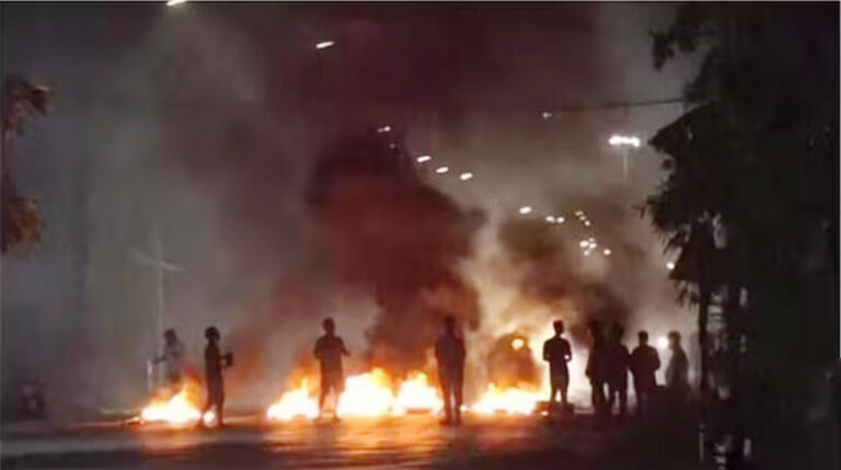 उग्रवादियों के हमले में मारे गए चार लोगों के शव को परिजनों ने लेने से किए इनकार, रखीं ये मांगें