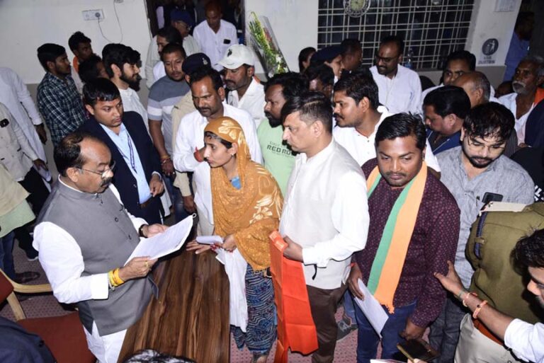 उप मुख्यमंत्री अरूण साव ने जनदर्शन में सुनी आम जनता की समस्याएं