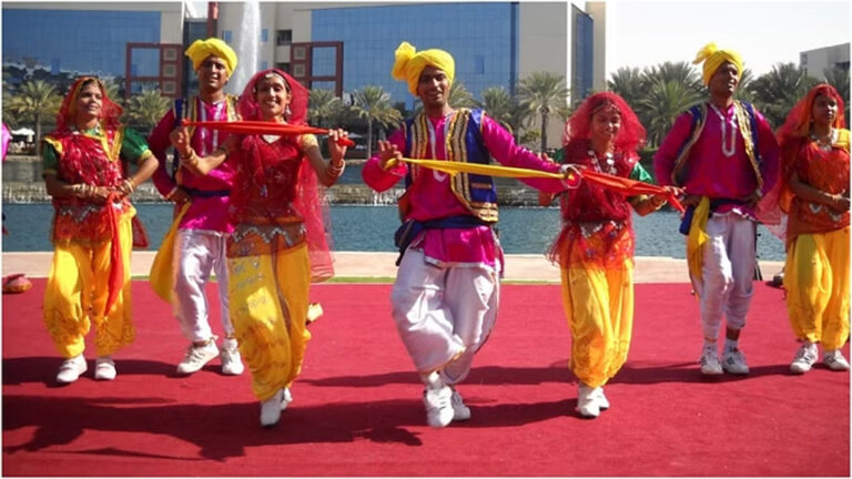 आईपीएल ओपनिंग सेरेमनी में पहली बार परफॉर्म करेंगे बुंदेली कलाकार, बरेदी-बधाई नृत्य करेंगे