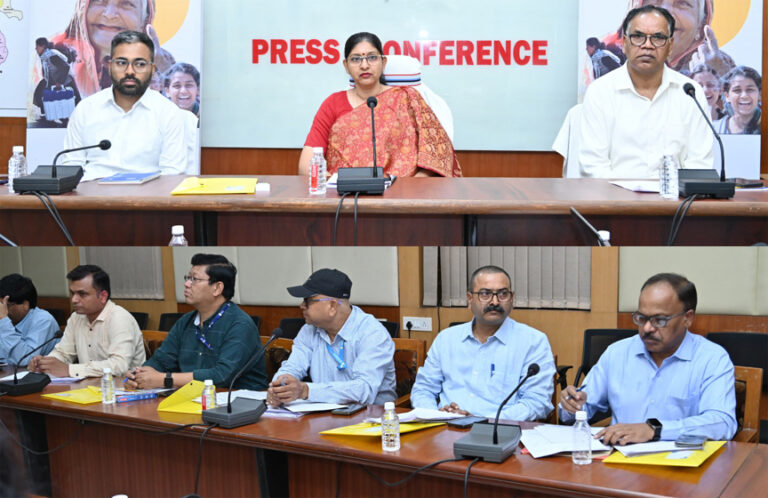 मुख्य निर्वाचन पदाधिकारी रीना बाबासाहेब कंगाले ने अनिवार्य सेवा के रूप में अधिसूचित विभागों के नोडल अधिकारियों की ली बैठक