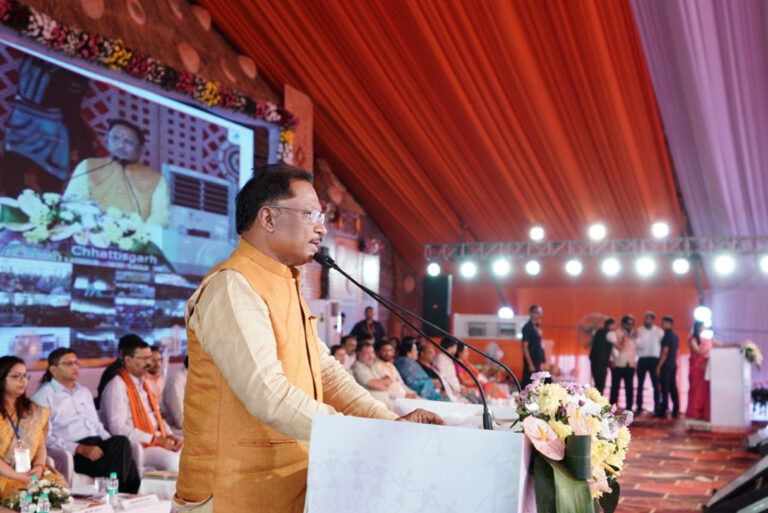 मोदी ने एक और गारंटी दी : महिलाओं के खातों में हर महीने बिना किसी परेशानी के यह राशि जमा होती रहेगी