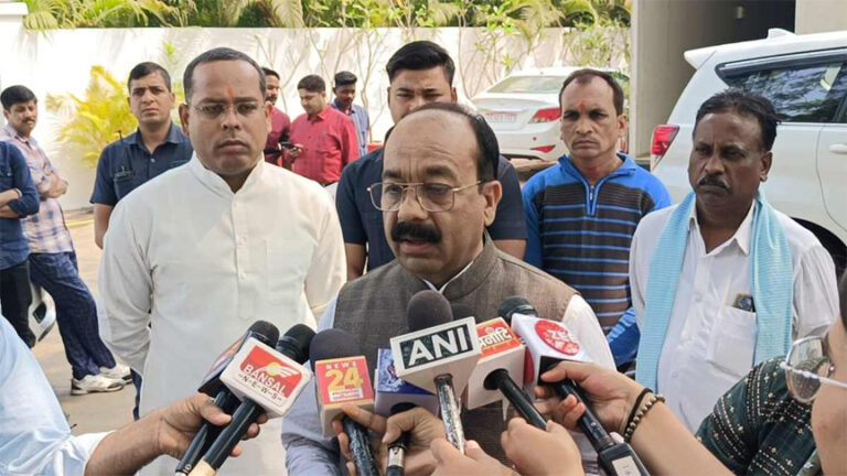 डिप्टी सीएम अरुण साव ने कांग्रेस पर किया प्रहार, कहा- देश में तुष्टिकरण की राजनीति कांग्रेस ने की, बीजेपी सबका साथ, सबका विकास मूल मंत्र के साथ चली …