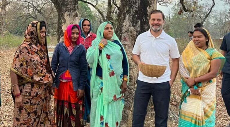 राहुल का नाइट आउट, जंगल में किया डिनर, सुबह महिलाओं के साथ महुआ बीना, फिर हुए दिल्ली रवाना