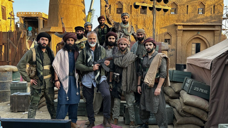 फिल्म ‘क्रैक’ में अपने शानदार प्रदर्शन के बाद अगली फ़िल्म ‘बड़े मियां छोटे मियां’ के इंतज़ार में बिजय आनंद