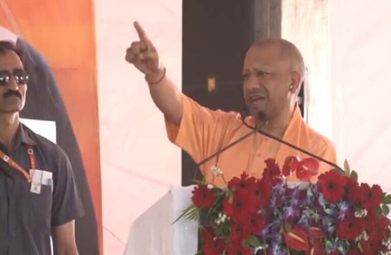 विपक्ष पर गरजे: सीएम योगी का तीखा भाषण, बोले- सहारनपुर को बना दिया था मजहबी उन्माद का केंद्र, अब नहीं होता पलायन