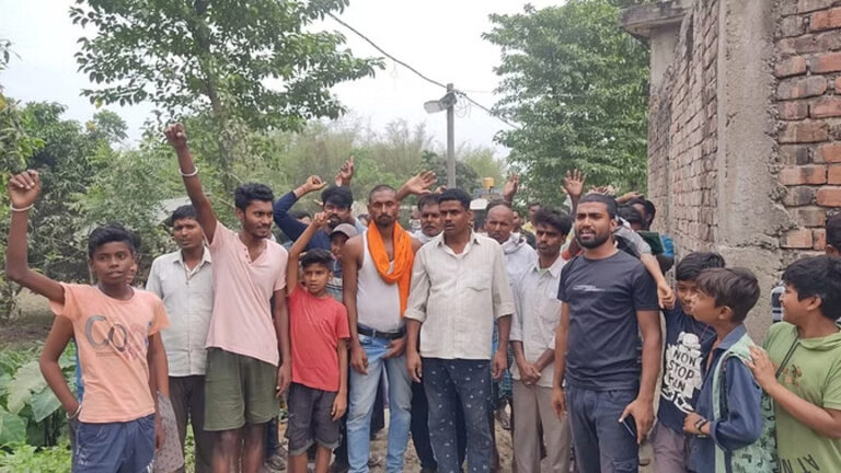 अररिया में ड्यूटी कर रहे होमगार्ड जवान की मौत, मधेपुरा में वोट का बहिष्कार