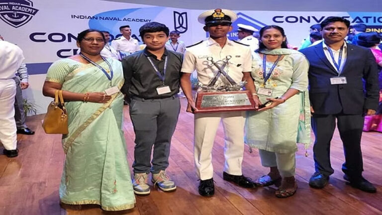 पिता का सपना हुआ पूरा: सुमित चंद्रम का नेवी में लेफ्टिनेंट के पद पर चयन, परिजनों और क्षेत्र में खुशी का माहौल