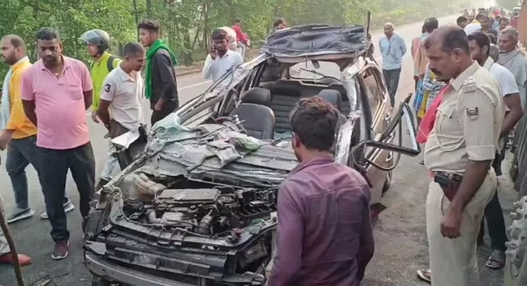 भीषण सड़क हादसे में तीन युवकों की मौत; कार से घर लौट रहे थे तीनों