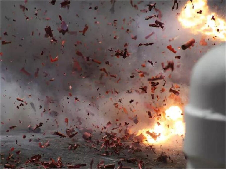 लोकसभा चुनाव से पहले पश्चिम बंगाल में बम ब्लास्ट, बॉल समझ कर बम को उठाया हुआ विस्फोट, 1 बच्चे की मौत