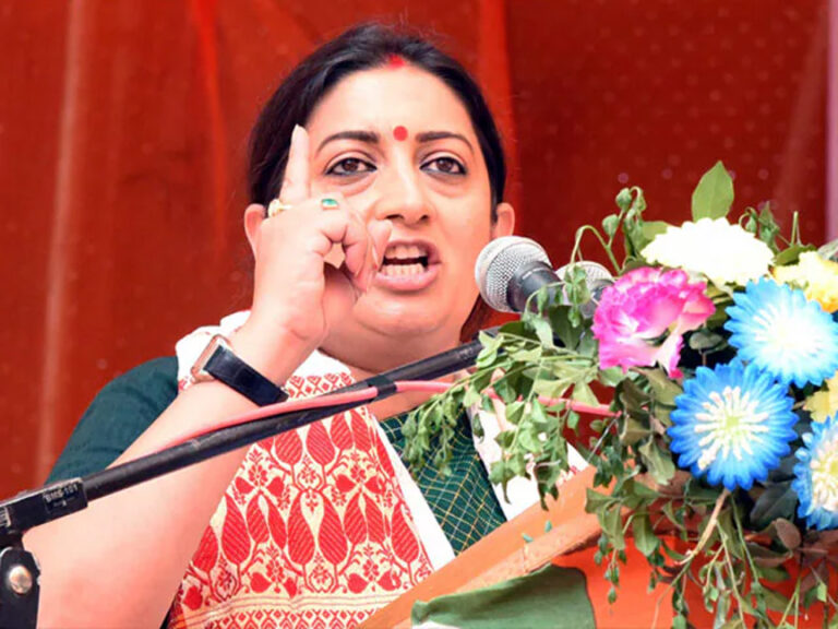 “किसी भी चैनल पर, किसी भी समय और किसी भी मुद्दे पर…”, स्मृति ईरानी ने प्रियंका गांधी को दी खुली चुनौती