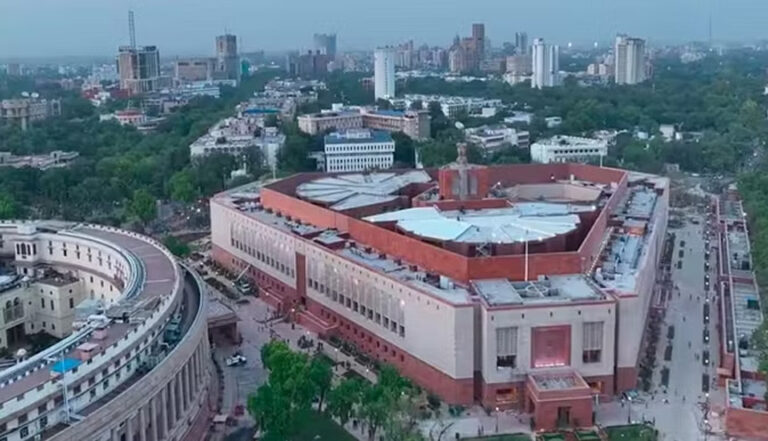 सरकार-विपक्ष में टकराव से होगा नई लोकसभा का आगाज, पेपर लीक पर एकजुट होकर घेरने की तैयारी