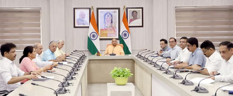 सीएम योगी ने दिए निर्देश, बोले- हर परिवार के पास हो फैमिली आईडी, हर जरूरत को पूरा करने का बनेगी माध्यम
