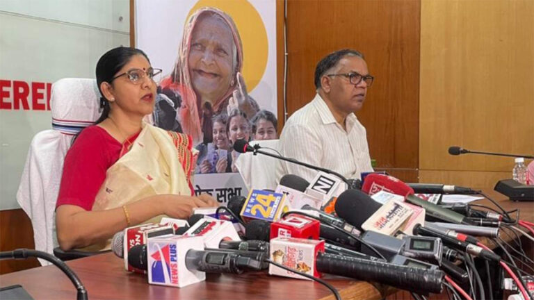 लोकसभा चुनाव 2024: पोस्टल बैलेट्स के साथ होगी मतगणना की शुरुआत, त्रिस्तरीय होगी सुरक्षा व्यवस्था