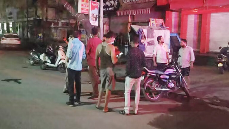 एसबीआई बैंक में लगी भीषण आग, मची अफरातफरी; दमकलकर्मियों ने पाया काबू