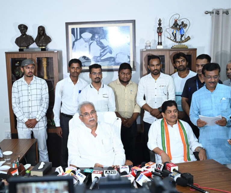 शिक्षक पात्रता परीक्षा में गड़बड़ी, दोषियों पर कार्यवाही एवं परीक्षार्थियों को परीक्षा का अवसर दिया जाये – भूपेश बघेल