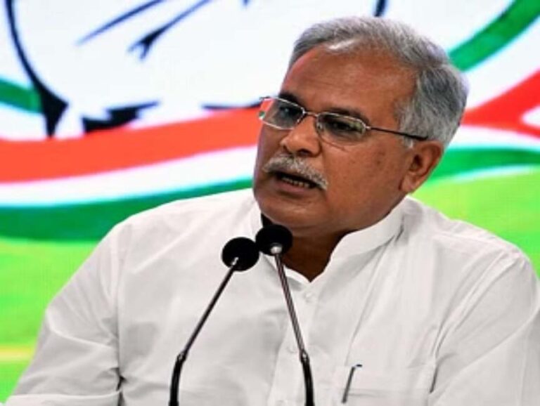 पूर्व सीएम बघेल ने बीजेपी पर साधा निशाना, बोले- हमने बिजली बिल हाफ किया और इन्होंने बिजली ही हाफ कर दी