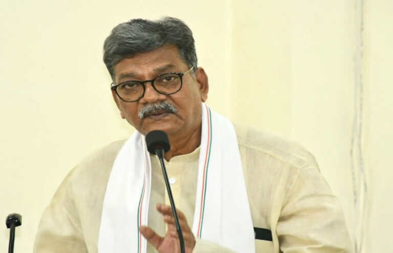 मतगणना को लेकर नेता प्रतिपक्ष महंत ने अभिकर्ताओं से की अपील, कहा- लोकतंत्र को बचाए रखने के लिए रहें चौकस