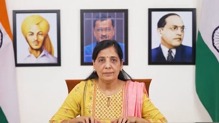 ‘आप’ में हलचल: दिल्ली में हार के बाद AAP की बड़ी बैठक, सभी विधायकों को सीएम आवास पर बुलाया गया