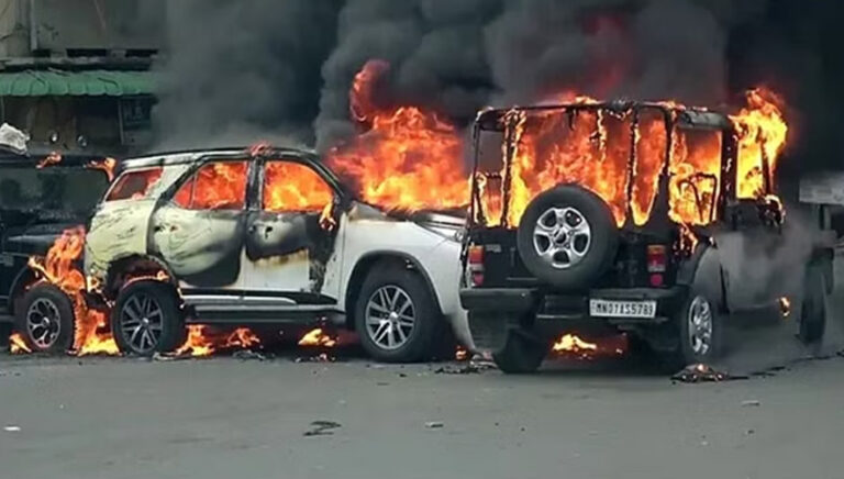 मणिपुर में उग्रवादियों ने फूंकीं पुलिस चौकियां: 70 घरों को लगाई आग, जिरीबाम में भेजे गए कमांडो, SP पर कार्रवाई