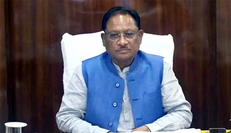 शहीद एसटीएफ जवान को सीएम विष्णुदेव साय ने दी श्रद्धांजलि