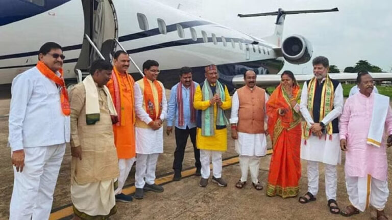 ‘भांचा राम’ के दर्शन के लिए ननिहाल से रवाना हुए सीएम समेत मंत्रिमंडल:शबरी के बेर और इन सामग्रियों को करेंगे भेंट