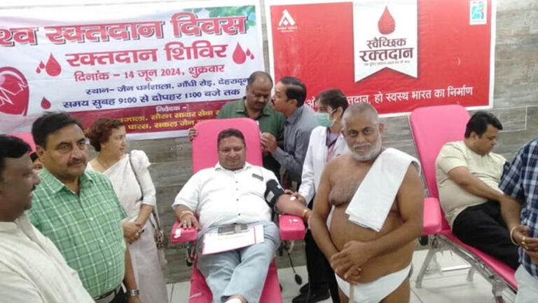 अपना खून देकर दूसरों की जान बचाने में यूपी वाले सबसे आगे, रक्तदान में पिछले साल बनाया रिकॉर्ड