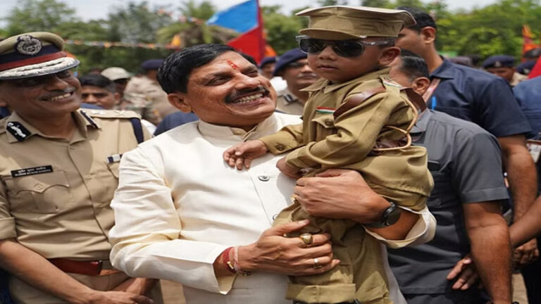 एक पौधा मां के नाम: सीएम मोहन यादव पहुंचे पुलिस परिवार के बीच, पौधा लगाया और बोले- पौधारोपण बना जन अभियान