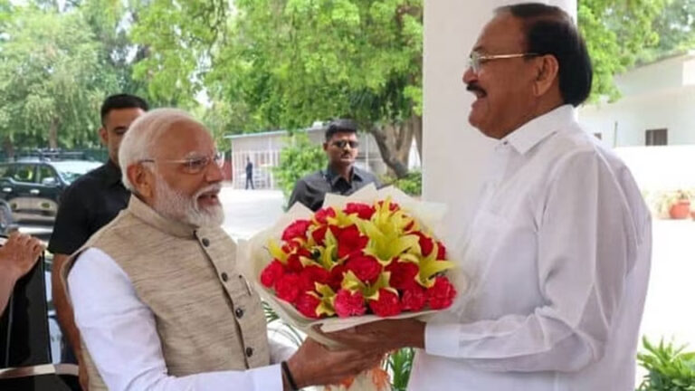 ‘भारत की सेवा में जीवन समर्पित’, पीएम मोदी ने पूर्व उपराष्ट्रपति को दी जन्मदिन की बधाई