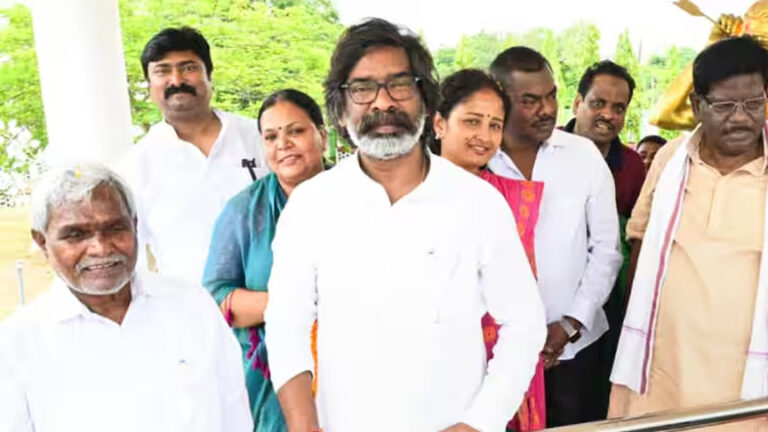 बदलाव की अटकलों के बीच हेमंत सोरेन की अध्यक्षता में ‘INDIA’ की बैठक; सीएम चंपई के सभी कार्यक्रम रद्द