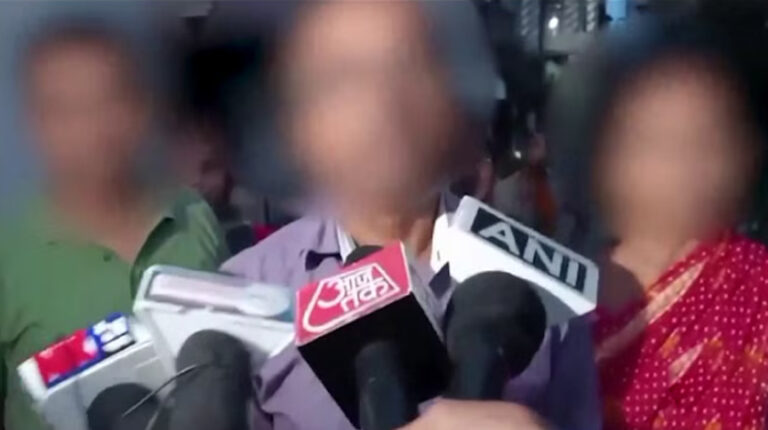 ‘जो साथ खड़े वे हमारे बेटे-बेटियां’, महिला डॉक्टर के हत्या मामले में प्रदर्शनों पर आया पिता का बयान