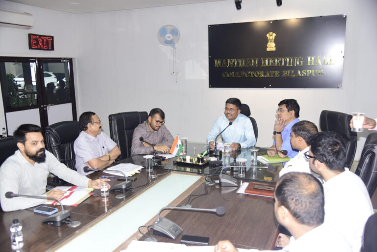 स्कूलों और अस्पताल के आस पास के पानठेलो को हटाएं : कलेक्टर