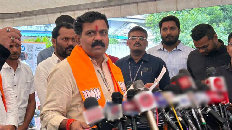 डिप्टी सीएम शर्मा का बड़ा ऐलान: 1200 से अधिक शहीद जवानों के बनाए जाएंगे स्मारक, परिवारों को मिलेगी सरकारी नौकरी और स्कूल प्रवेश में आरक्षण