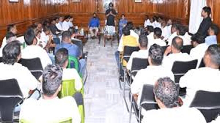 सीएम हेमंत ने सरायकेला-खरसावां के कार्यकर्ताओं के साथ की बैठक, विधानसभा चुनाव को लेकर बनाई रणनीति