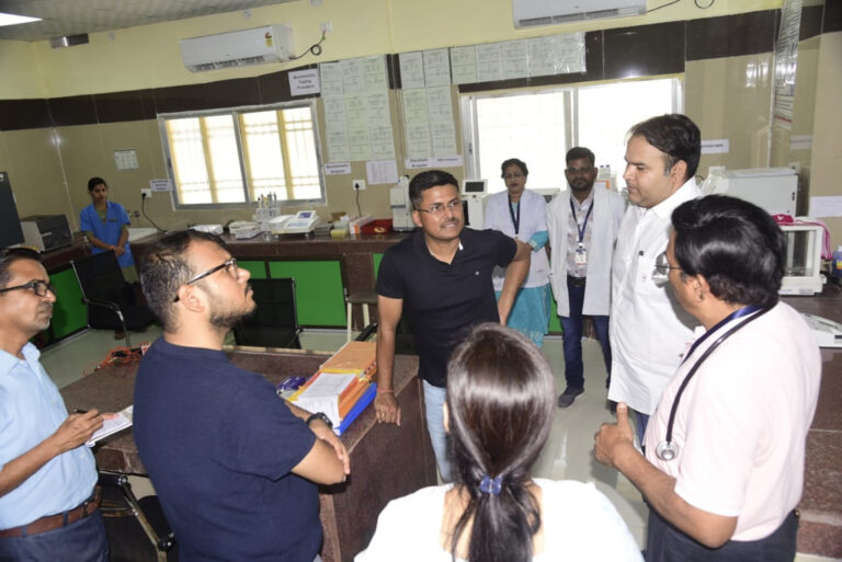 सिम्स व जिला अस्पताल में बहुत जल्द मिलेगी व्हाट्सएप से पैथोलॉजी जांच रिपोर्ट