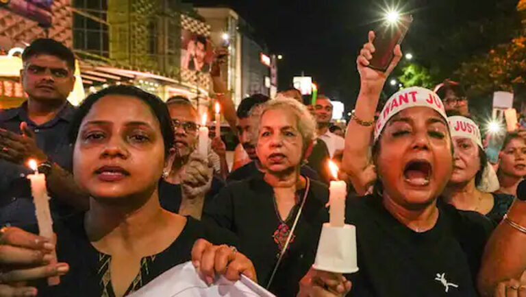 ‘बेटी की शव के साथ पुलिस ने की रिश्वत की पेशकश’; कोलकाता कांड में डॉक्टर के परिजन का संगीन आरोप