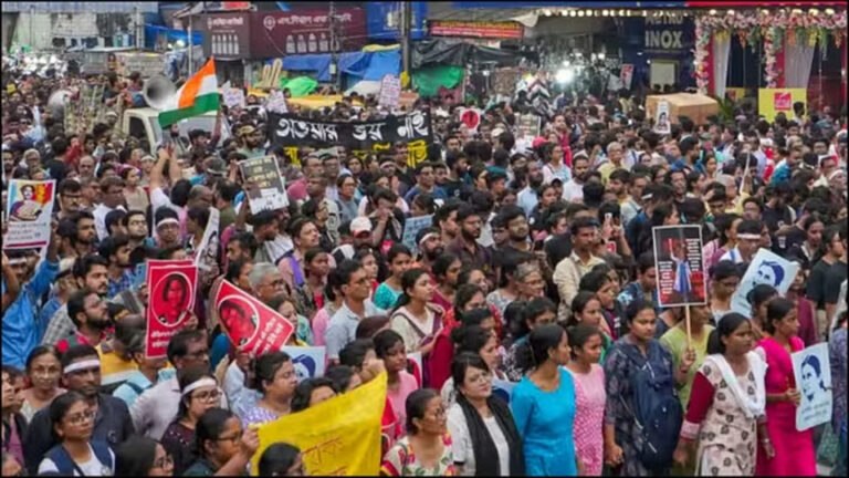 डॉक्टर्स के काम बंद से स्वास्थ्य सेवाएं प्रभावित; टीएमसी छात्रसंघ समर्थकों ने राज्यपाल को दिखाए काले झंडे