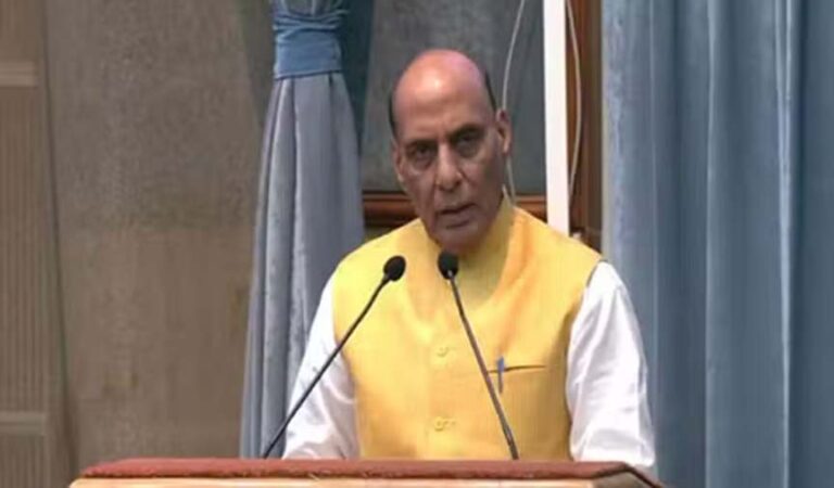 रक्षा हितधारकों से बोले राजनाथ, ऐसे विचार और उत्पाद लेकर आएं जो सशस्त्र बलों की जरूरत बन जाएं