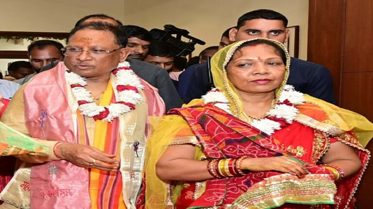 सीएम साय ने विधि विधान के साथ पूजा अर्चना कर नवा रायपुर स्थित नए मुख्यमंत्री निवास में किया गृहप्रवेश